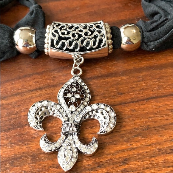 Scarf - Picture 2 of 3